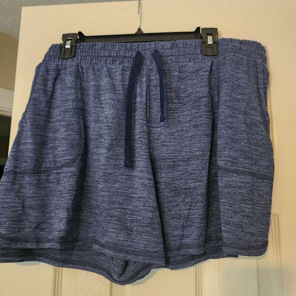 Bundle of 2 St. Johns Bay Athletic Women's Shorts 5 Inch Inseam - Picture 3 of 9